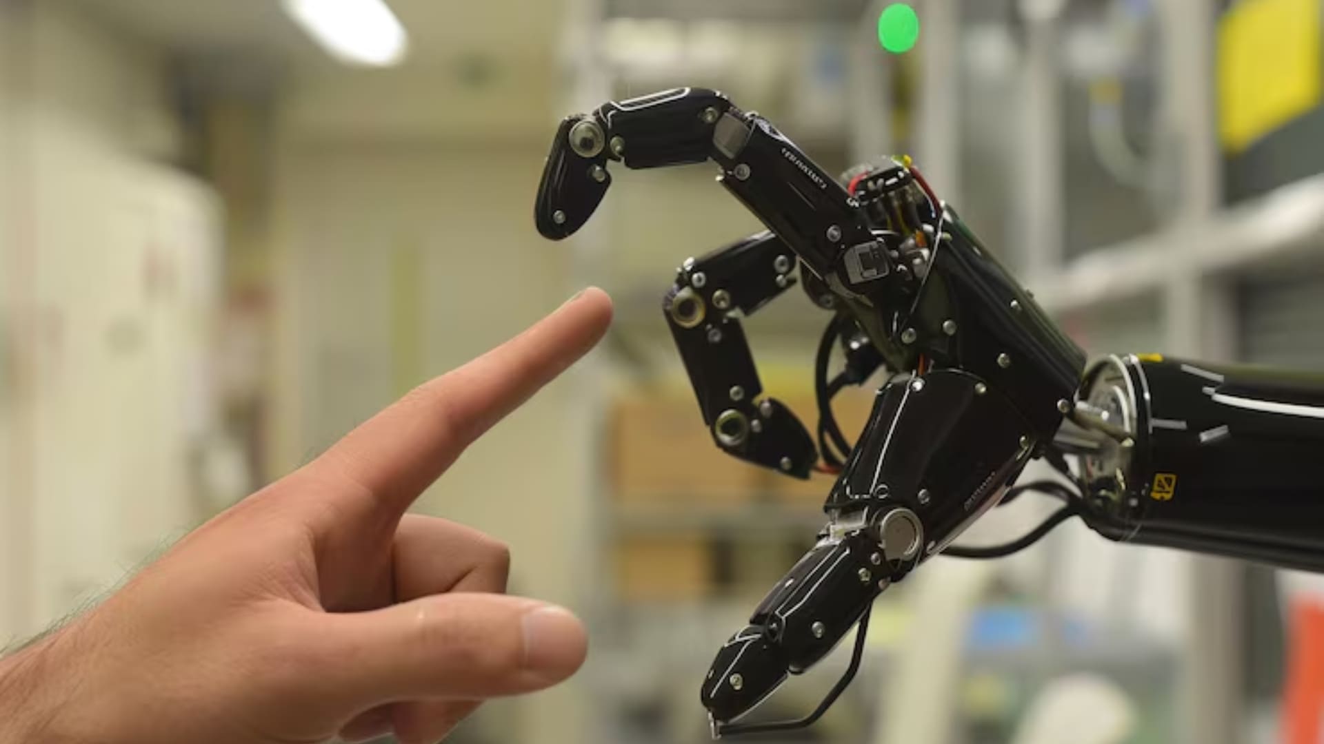 Почему стоит перейти на беспроводные наушники в 2025 году: плюсы и скрытые нюансы